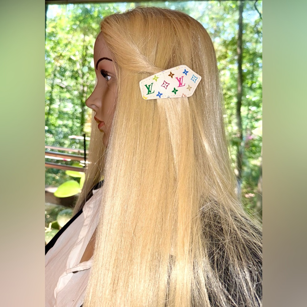 💗 White or Black Multicolor Murakami snap Hair clip One piece ‼️ - Picture 4 of 16
